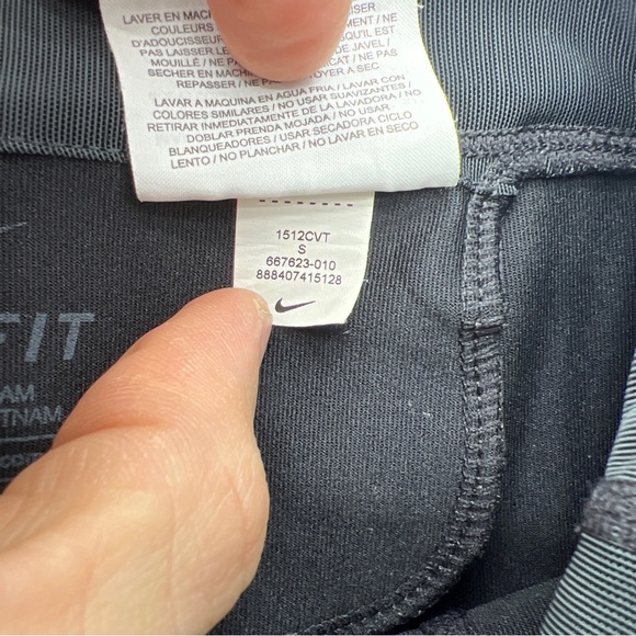 Nike Womens Small Power Essential Crop Tight Leggings Black Dri-Fit 667623-010 - Picture 7 of 7